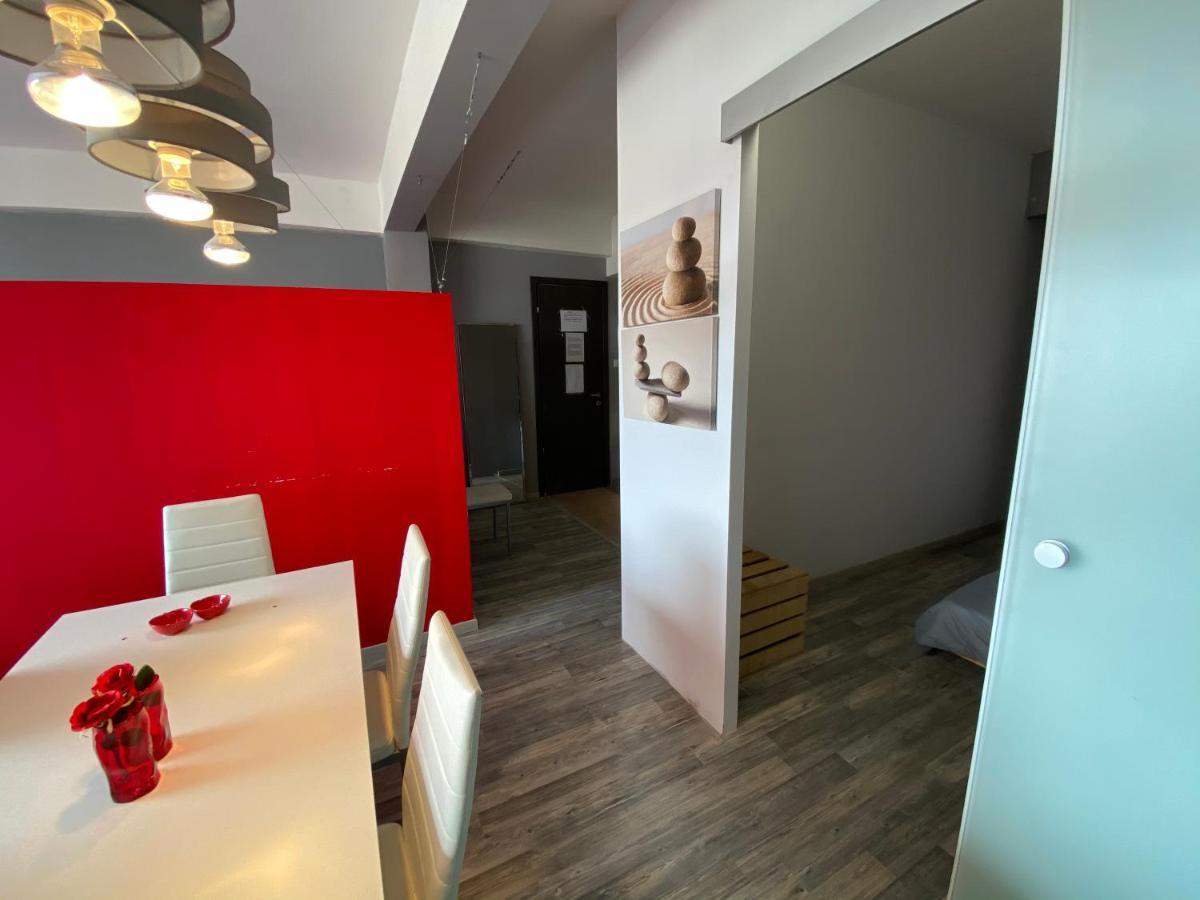 Red Grey Loft Appartamento Atene Esterno foto